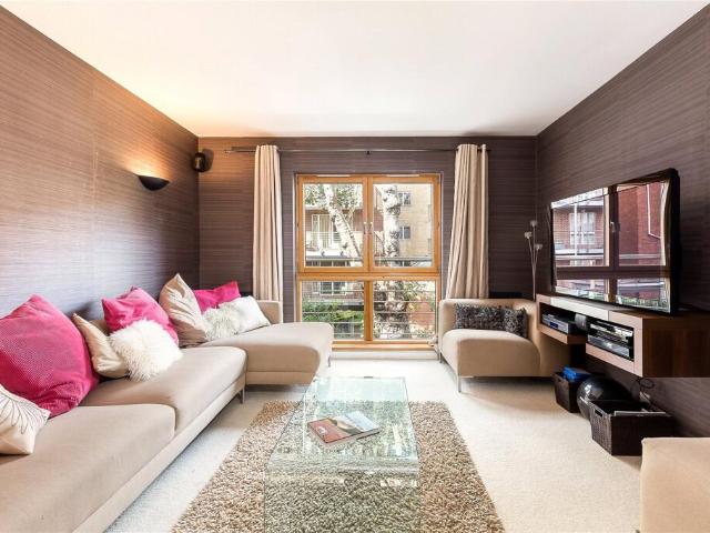 Terraced House for rent in City Of Westminster