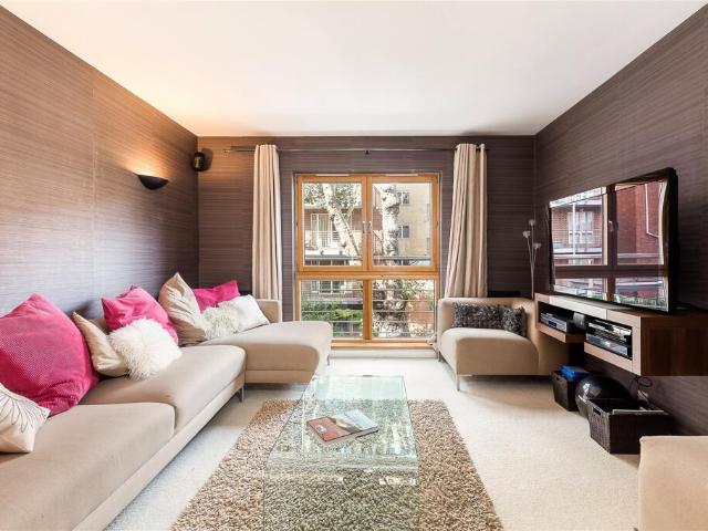 Terraced House for rent in City Of Westminster