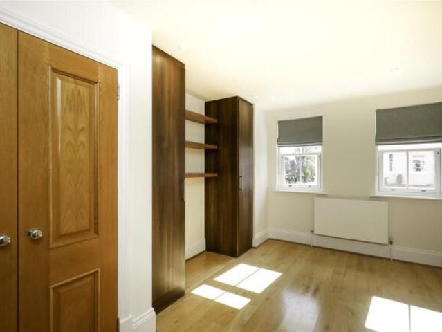 Cottage for rent in Putney, Greater London