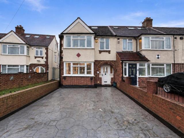 House for sale in Yeading, Greater London
