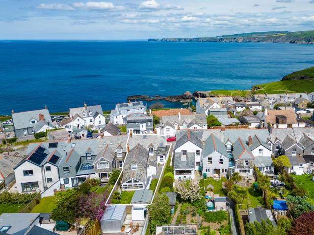 House for sale in Port Gaverne
