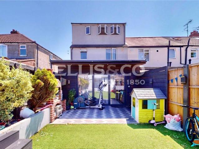 House for sale in London Borough of Ealing, Greater London