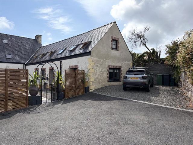 House for sale in Milford Haven, Wales