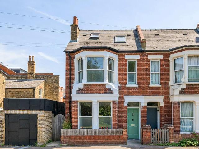 House for sale in London Borough of Lewisham, Bell Green