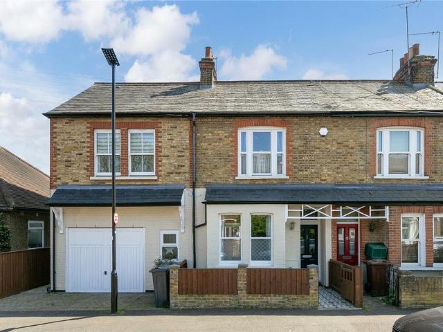 House for sale in London Borough of Hounslow, Hanworth