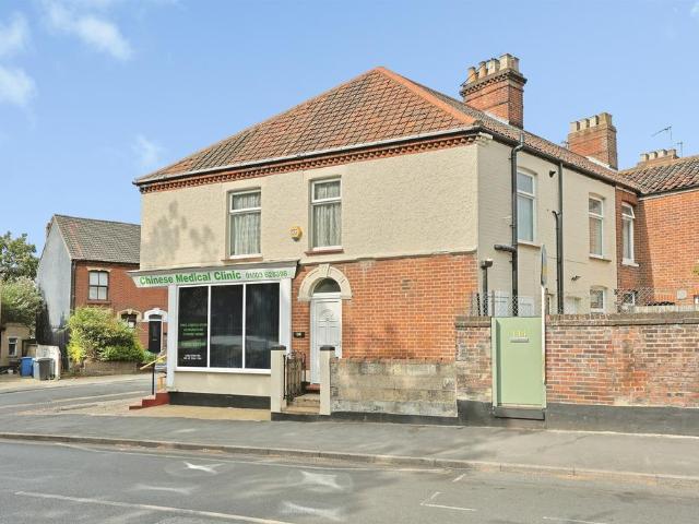 House for sale in New Catton, East Bank