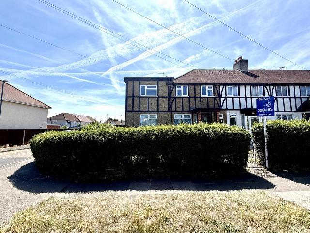 House for sale in Chessington, Greater London
