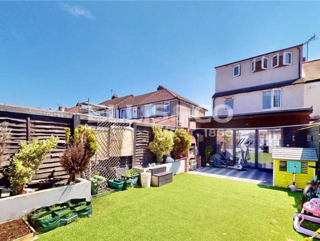 House for sale in Wood End, Greater London
