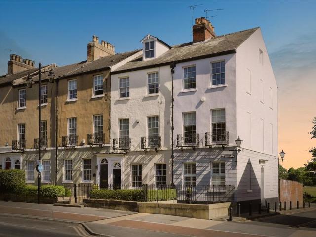 House for sale in Hyde Park, South Yorkshire