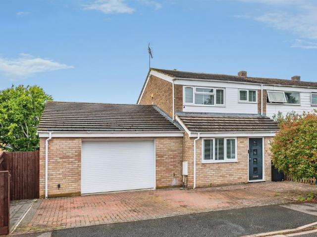 House for sale in Caldecott, Dromore