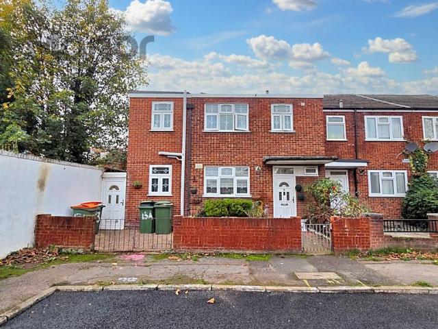 House for sale in Little Ilford, Greater London