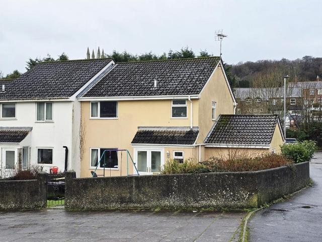 House for sale in Weir Quay, Devon
