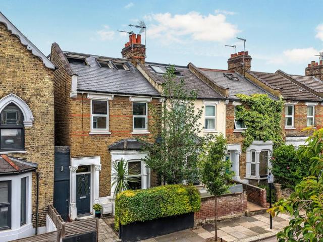 House for sale in Greater London