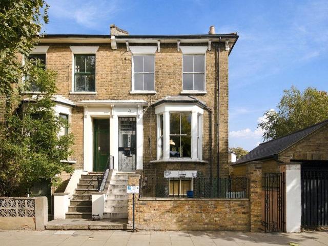 House for sale in Victoria Park Village, Greater London