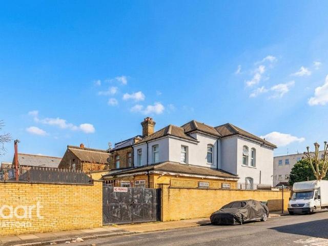 House for sale in Forest Gate, Greater London
