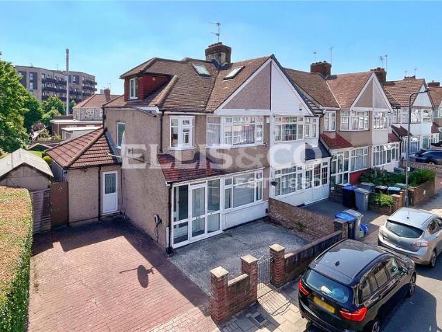 House for sale in Alperton, Greater London