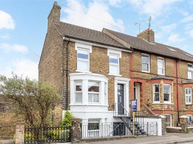House for sale in Regent Quay, Oad Street