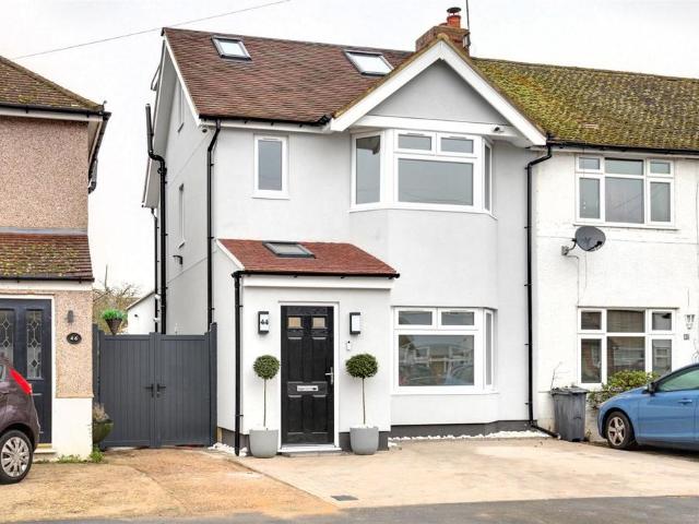 House for sale in London Borough of Hounslow, Feltham