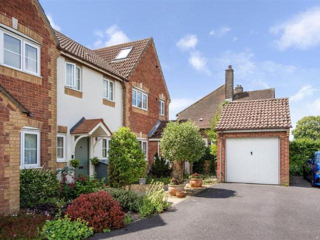 House for sale in Littlecote, West Sussex