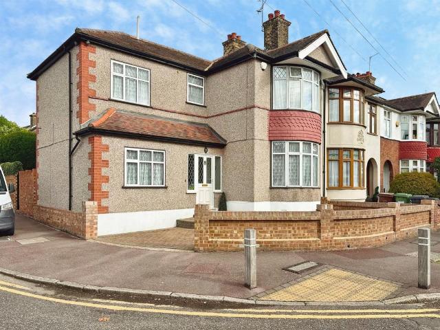 House for sale in London Borough of Barking and Dagenham, Greater London