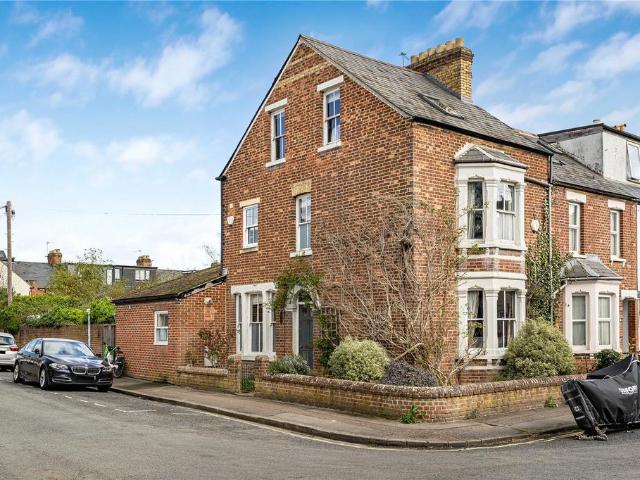 House for sale in The Slade, Oxfordshire