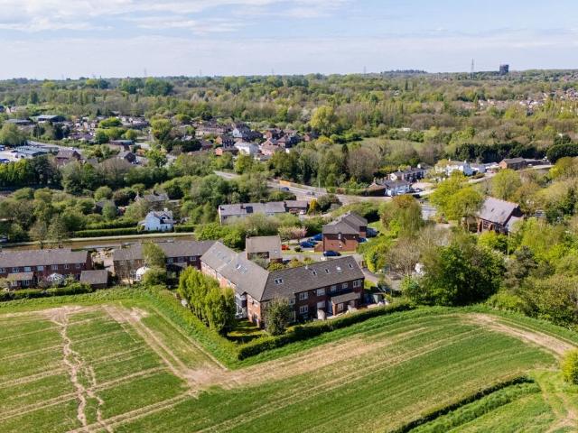 House for sale in Preston Brook