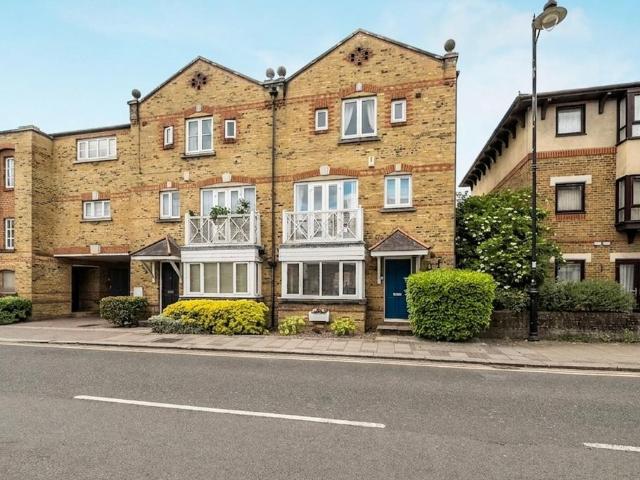 House for sale in Clewer Village, Windsor