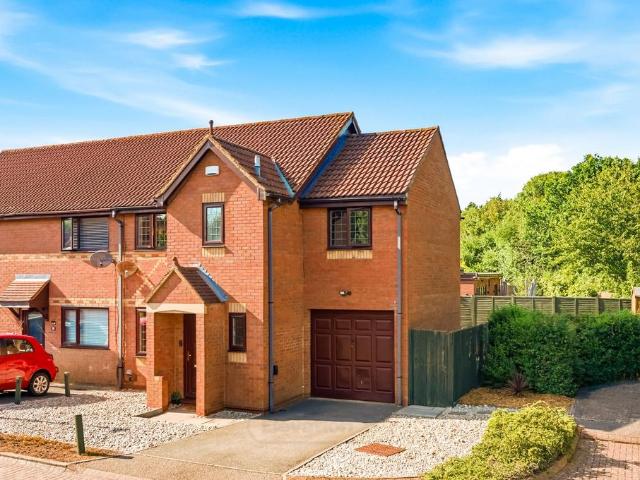 House for sale in Monkston Park, Milton Keynes