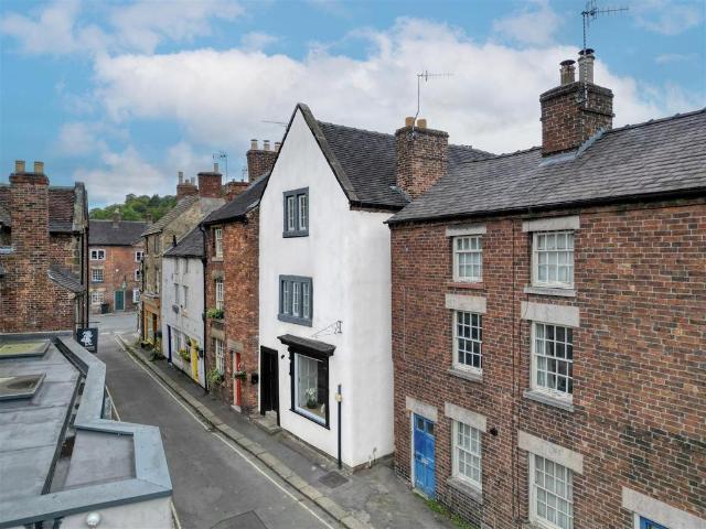House for sale in Froggatt, East Midlands
