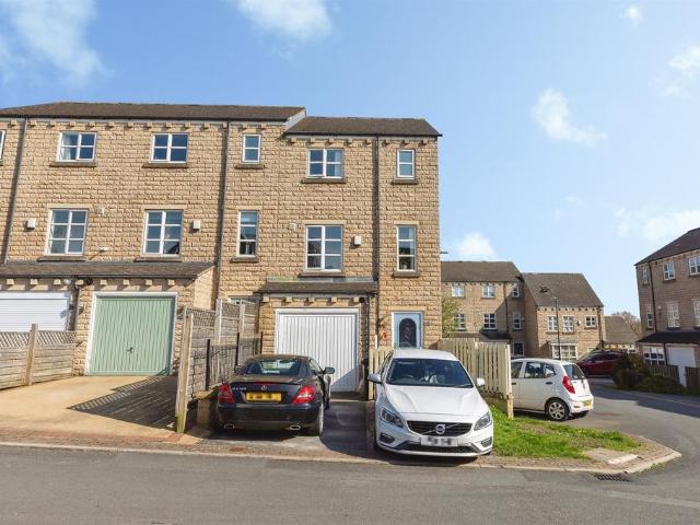 House for sale in Buttershaw, West Yorkshire