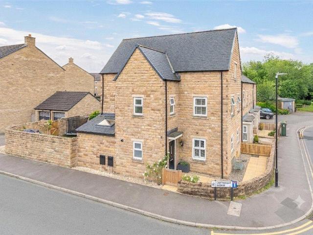 House for sale in Westfield, Guiseley
