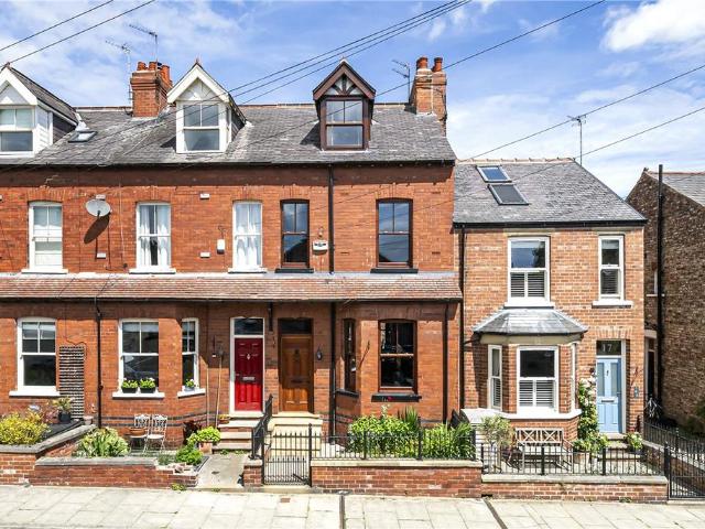 House for sale in High Field, York