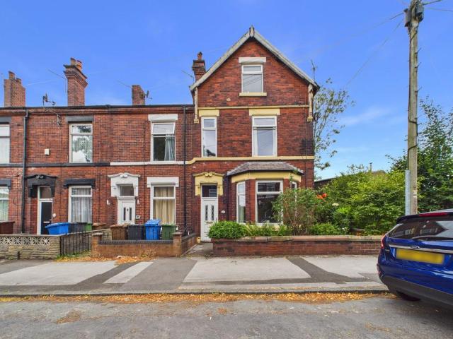 House for sale in Guide Bridge, Greenheys