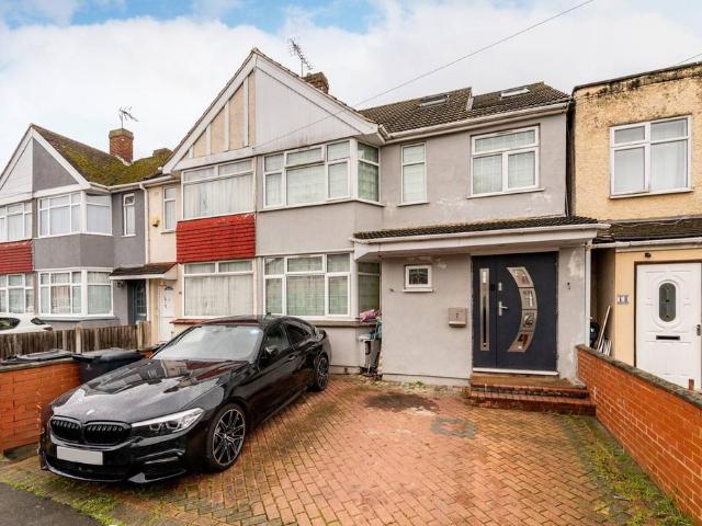 House for sale in London Borough of Hounslow, Feltham
