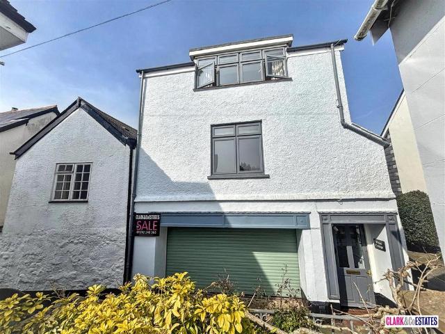House for sale in Watergate, Devon