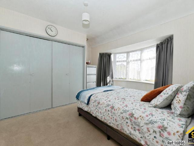 House for sale in Worcester Park, Greater London