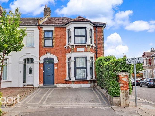House for sale in Gants Hill, Greater London