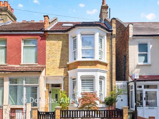 House for sale in Greater London
