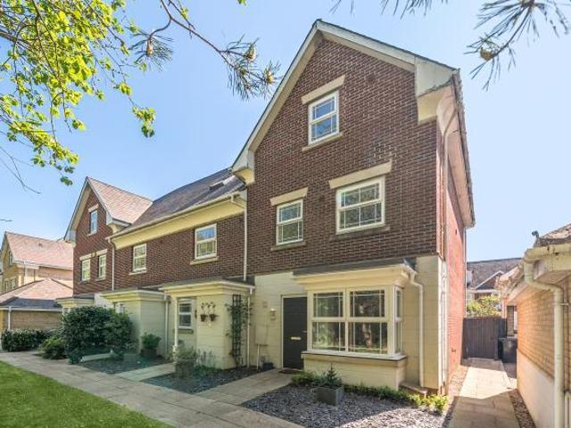 House for sale in Dettingen Park, Deepcut