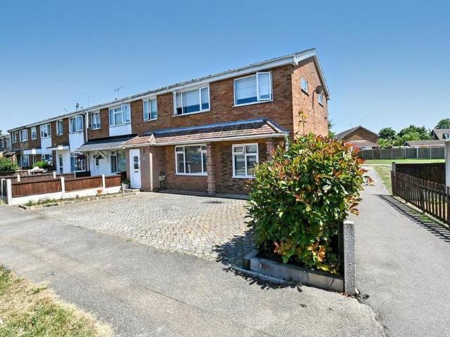 House for sale in Winter Gardens, Essex