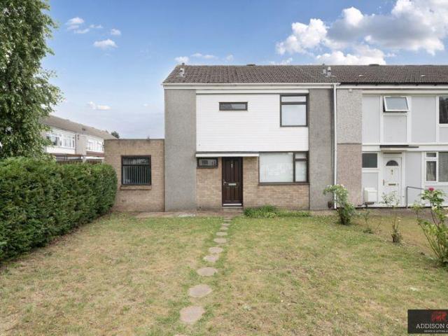 House for sale in Slough, Wexham Court
