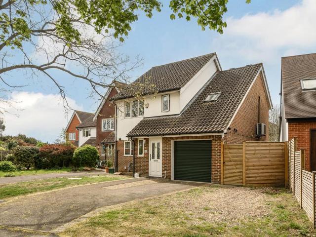 House for sale in London Borough of Merton, Merton Park