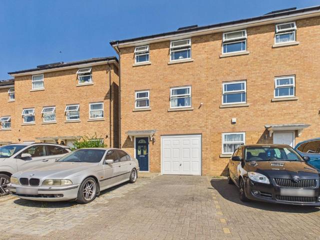 House for sale in Cippenham, Slough