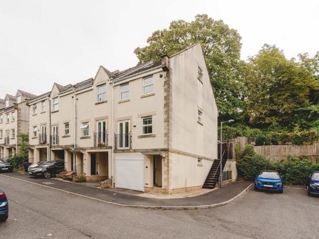 House for sale in Feckenham, City Of Bristol