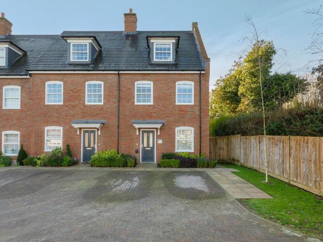 House for sale in Horsham, West Sussex