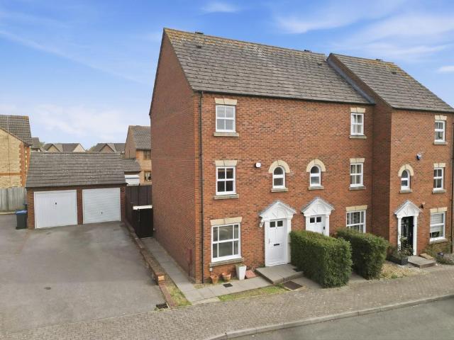 House for sale in Shenley Brook End, Milton Keynes