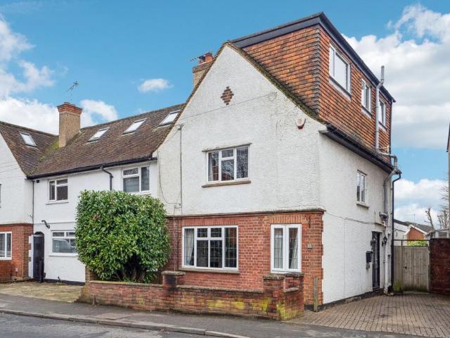 House for sale in Moneyhill, Batchworth
