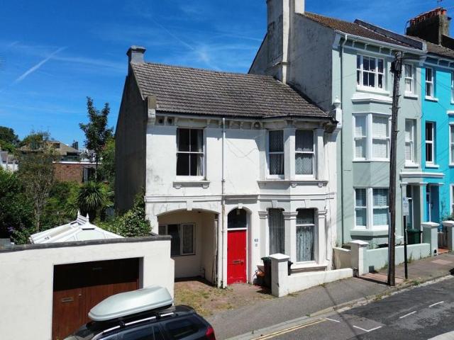 House for sale in Round Hill, Brighton & Hove