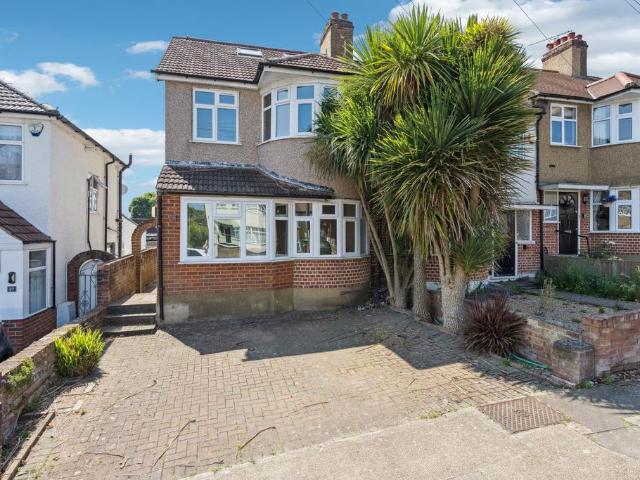 House for sale in Eastcote Village, Cat Hill