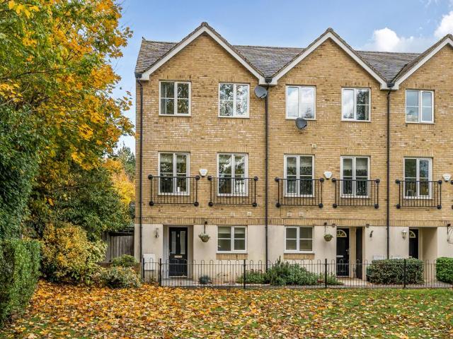 House for sale in Batchworth, Hertfordshire